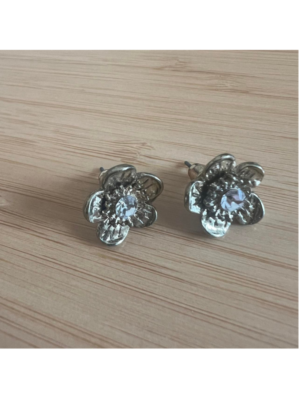 Gold and rhinestone flower stud earrings